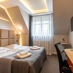 Zimmer mit zwei Einzelbetten